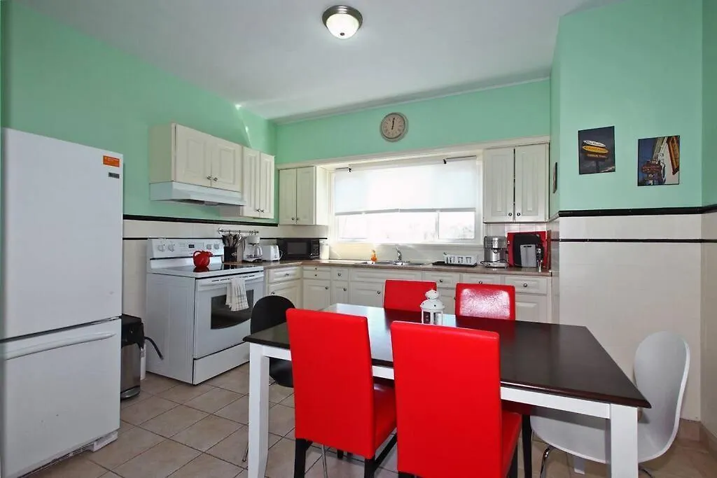 Holiday home Niagara Skyline Park And Walk To The Falls & Wonderful Free Breakfast Deliverd Daily To The Rental