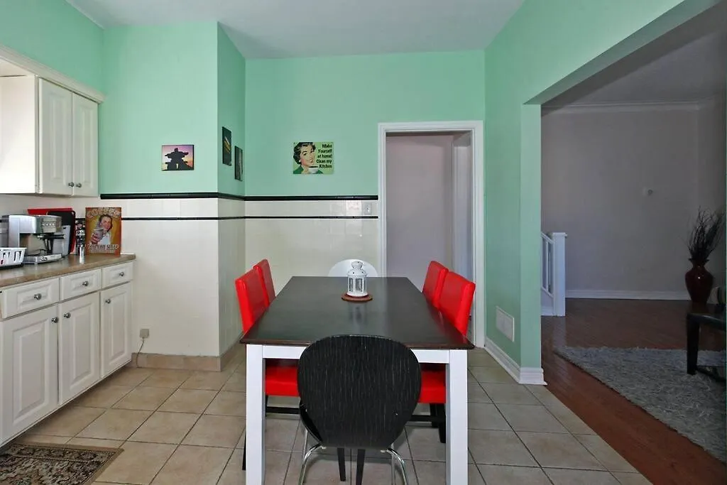 Niagara Skyline Park And Walk To The Falls & Wonderful Free Breakfast Deliverd Daily To The Rental Holiday home